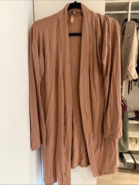 SKIMS Long Open-Front Robe in Camel
